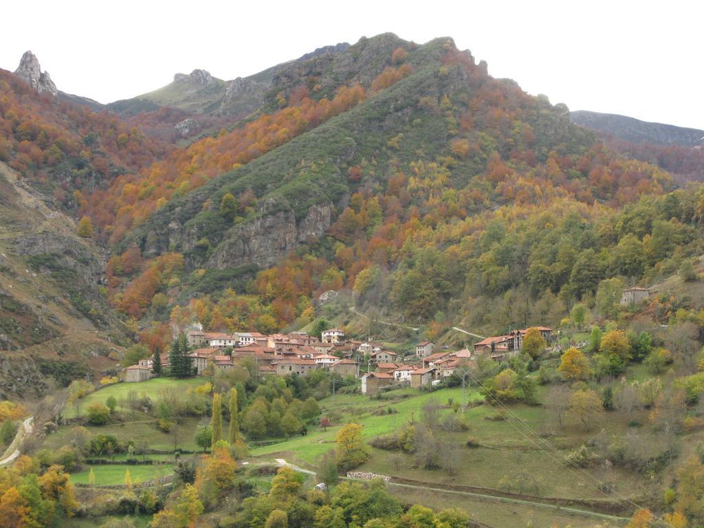 La Posada De Cucayo Dobres Exterior photo